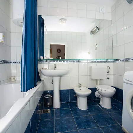 Lora Apartman